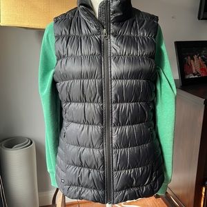 Athleta black puffer vest. In excellent pre-loved condition, size S